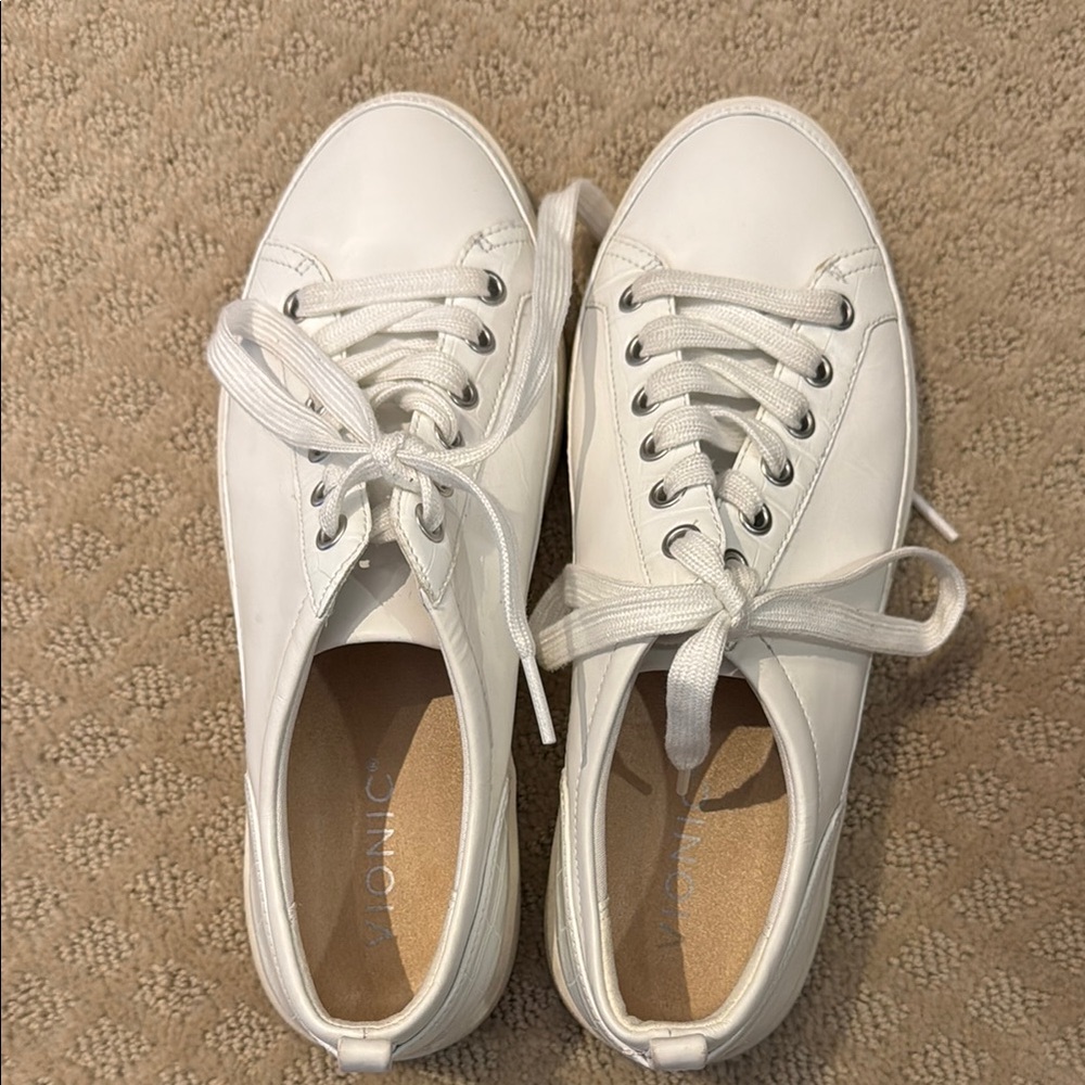 Vionic White leather Classic Low-Top Design Sneekers